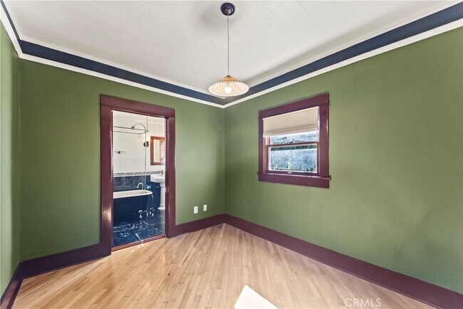 Building Photo - 1069 Laguna Ave