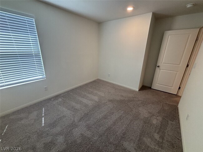 Building Photo - 7008 Dandelion Pk Ave