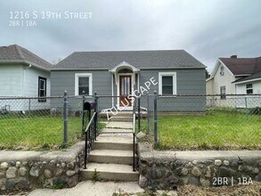 Building Photo - 1216 S 19th St