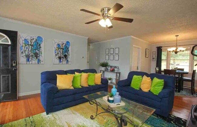 Primary Photo - 1127 Magnolia Dr