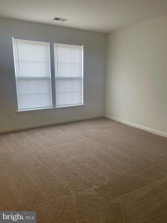 Building Photo - 5 Bridle Ct