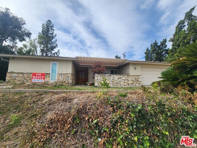 Building Photo - 11665 Babbitt Ave