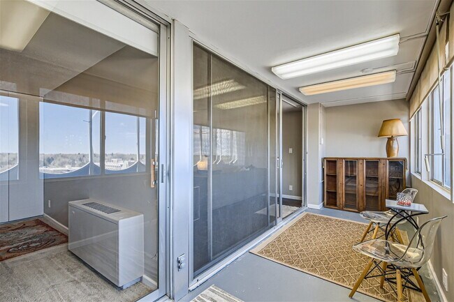 Building Photo - Fully Furnished Denver Apartment Near City Park, Cherry Creek & Congress Park