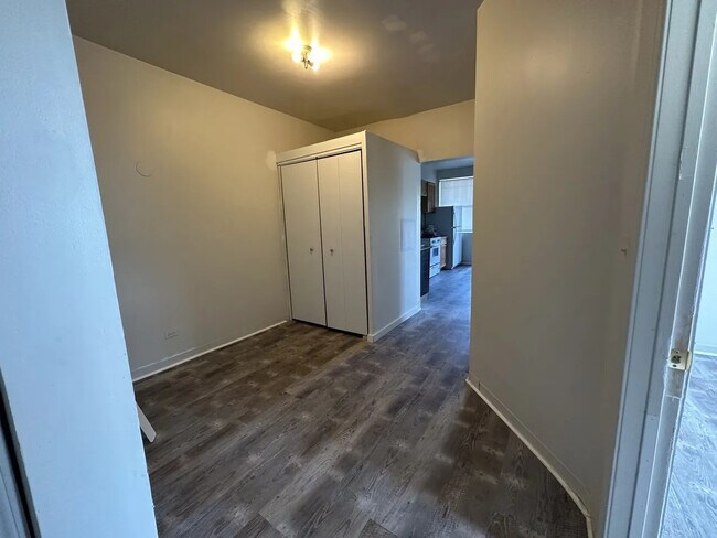 Building Photo - 1307 S Lawndale Ave