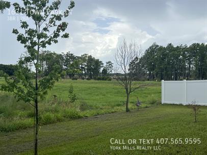 Building Photo - 1631 Town Park Ct