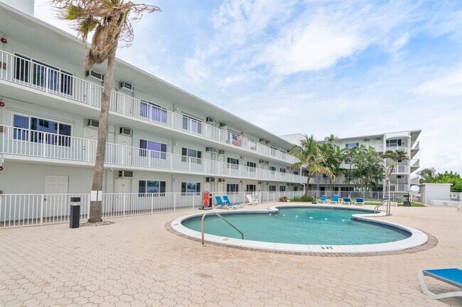 Building Photo - 1480 S Ocean Blvd