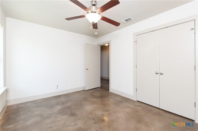 Building Photo - 7101 Andalucia Dr