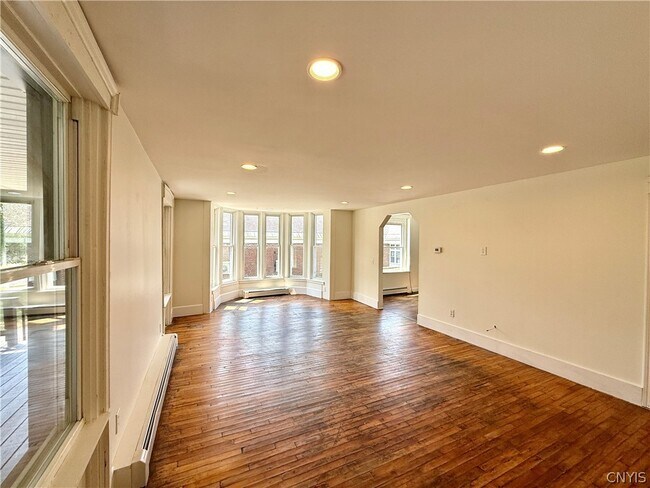 Building Photo - 4921 Jefferson St