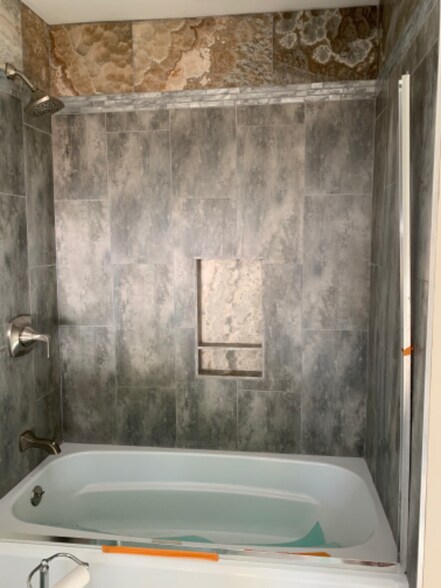 Building Photo - 123 Adam Ave