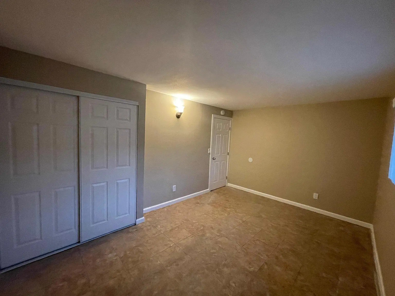 Building Photo - 1000 Mojave Dr