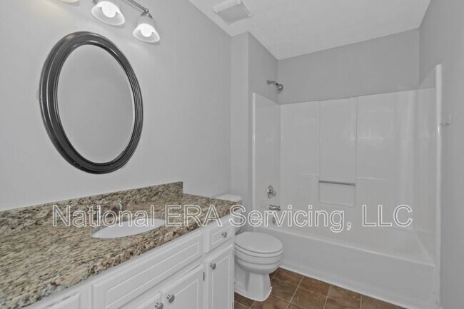 Building Photo - 213 Robin Ln