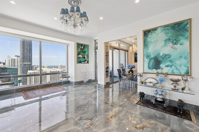 Building Photo - 1425 Brickell Ave