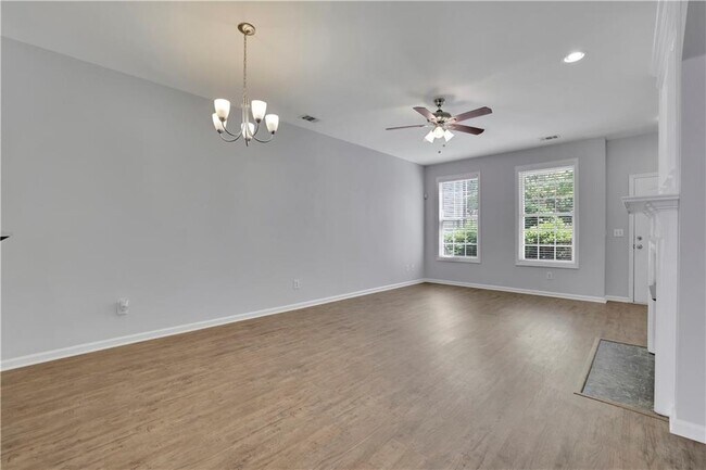 Building Photo - 13491 Spring View Dr