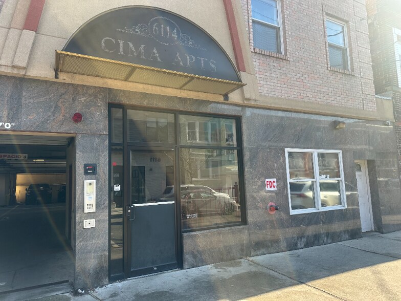 Building Photo - 6114 Palisade Ave