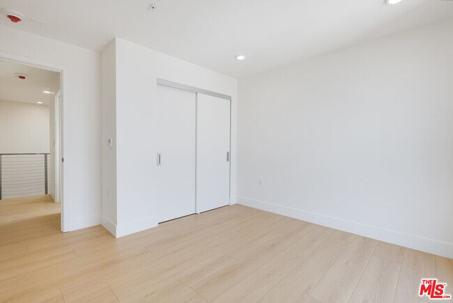 Building Photo - 8561 Belmont St