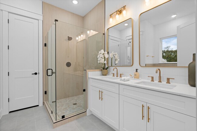 Building Photo - 717 Janisch Rd