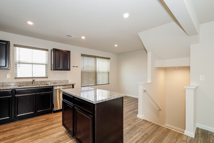 Building Photo - 921 Taybyn Rd