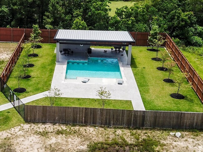 Building Photo - 462 S Centro Cir