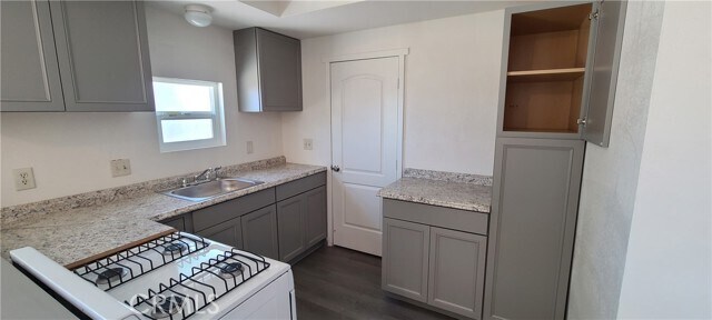 Building Photo - 421 Royal Cir
