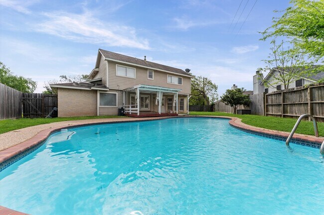 Building Photo - 3202 Kempwood Dr