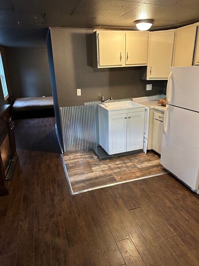 Cottage 3 - 1104 Oak St