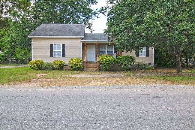 Building Photo - 2026/2027 PRE-LEASE! 5 Bedroom - Close to USC Walking distance to Williams Brice stadium