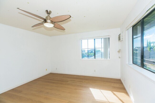 Building Photo - Beautiful 4 bedroom /2.5 bath in Royal Kunia