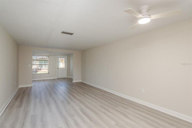 Building Photo - 4229 Stratford Dr