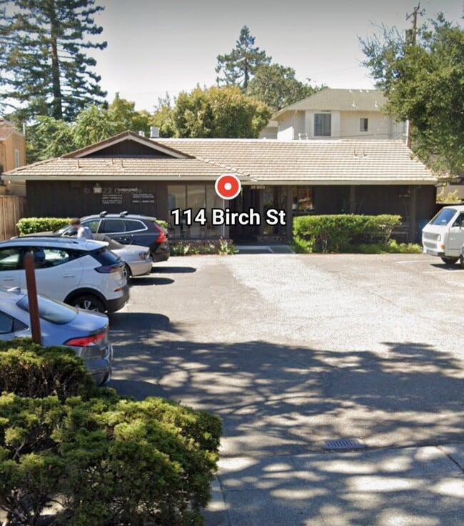 Primary Photo - 114 Birch St