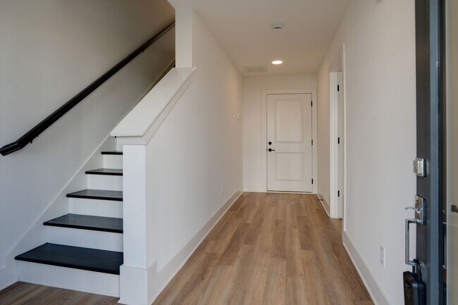 Building Photo - Madison new construction in gated community, pet friendly, 2 car garage, $500 off first month's rent