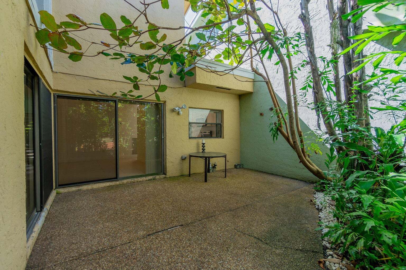 Building Photo - 6090 Aloma Ln