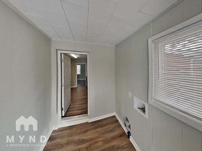 Building Photo - 1720 Finchley Dr