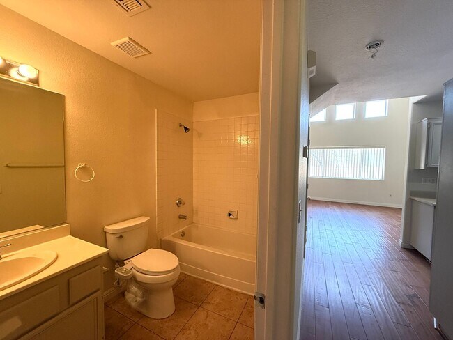 Building Photo - Beautiful 2-story townhouse located in a s...