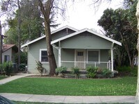 Building Photo - Great downtown location