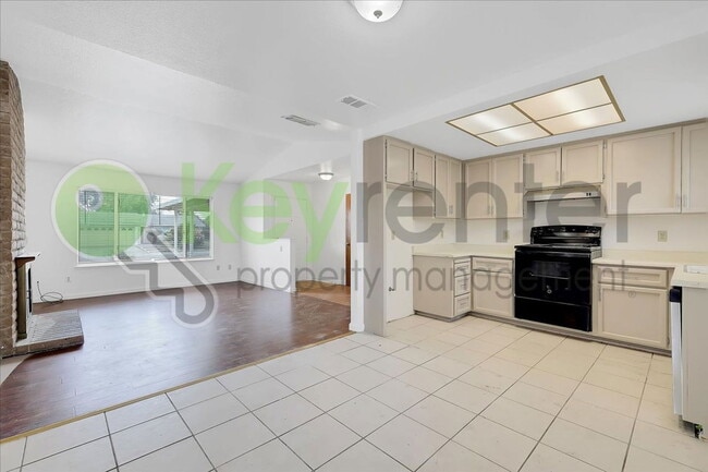 Building Photo - 10 Dempster Ct