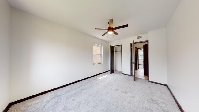 Building Photo - Parma - Ridgewood Lofts - 1 bedroom unit.