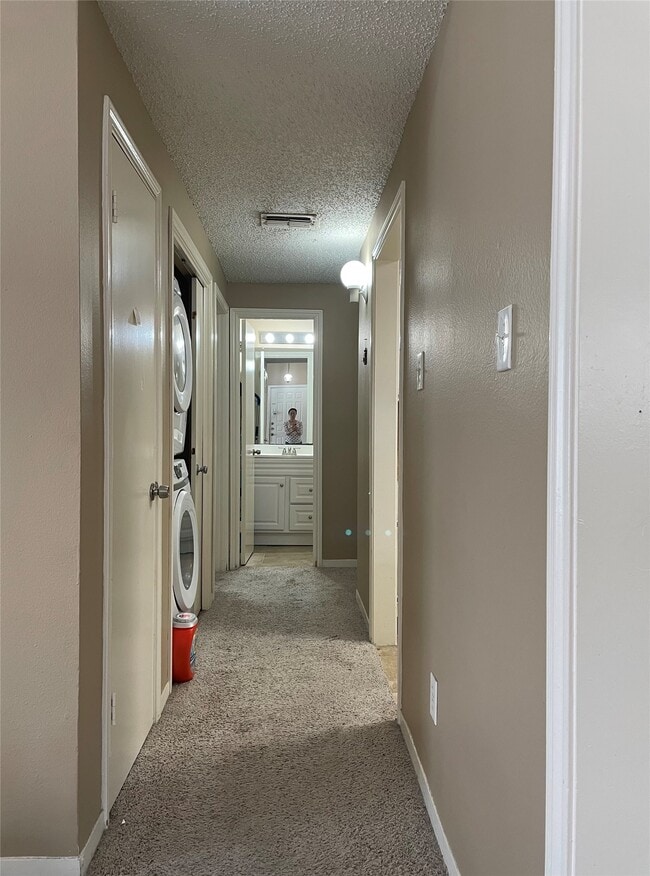 Building Photo - 10130 Waterstone Dr