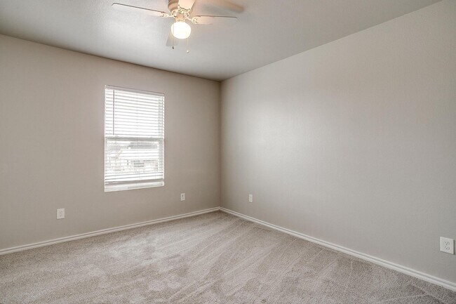 Building Photo - 1/2 Off First Month