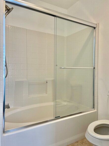 Master bath - 6 Jenkins Dr