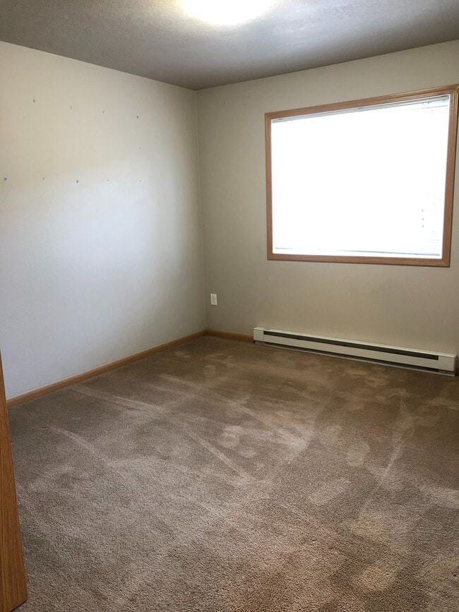 Building Photo - 415 3rd Ave NW