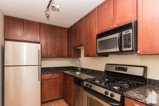 Building Photo - 5075 N Wolcott Ave