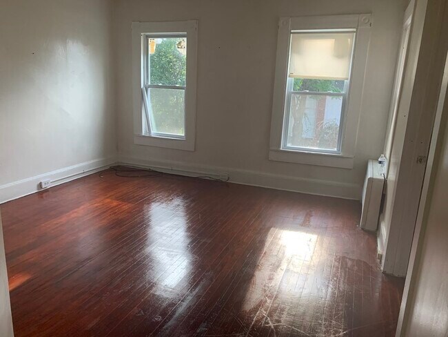 Building Photo - 21 Chapel St