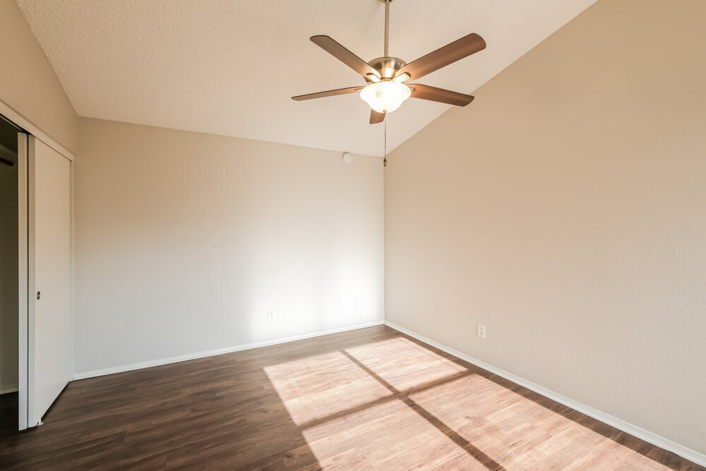 Building Photo - 11622 W Olive Dr