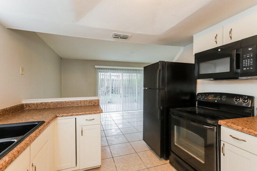 Building Photo - 856 Buttercup Dr