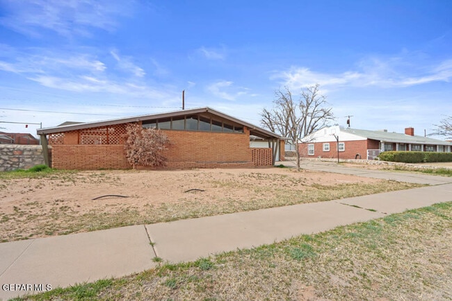 Building Photo - 3313 Cork Dr