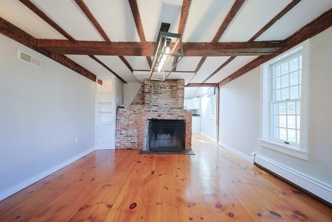 Building Photo - 144 Old Connecticut Path