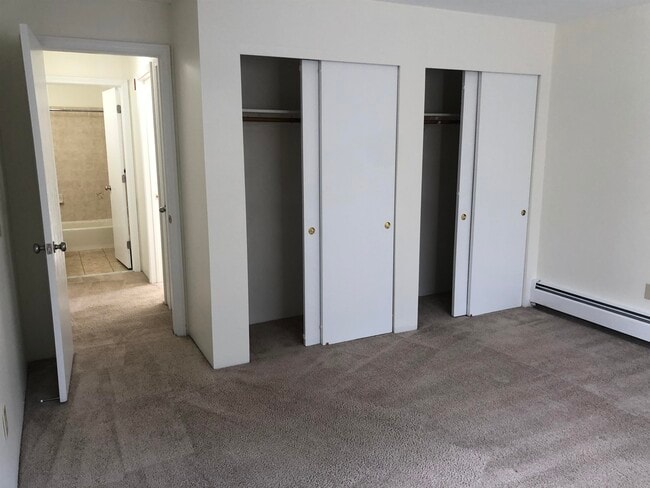 Building Photo - 385 Huse Rd