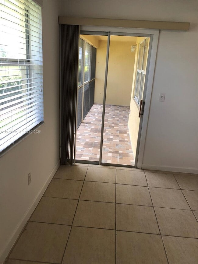 Building Photo - 2268 SE 27th Dr