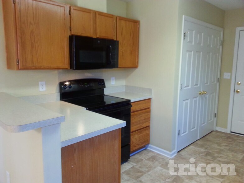 Building Photo - 4422 Little Moser Ln