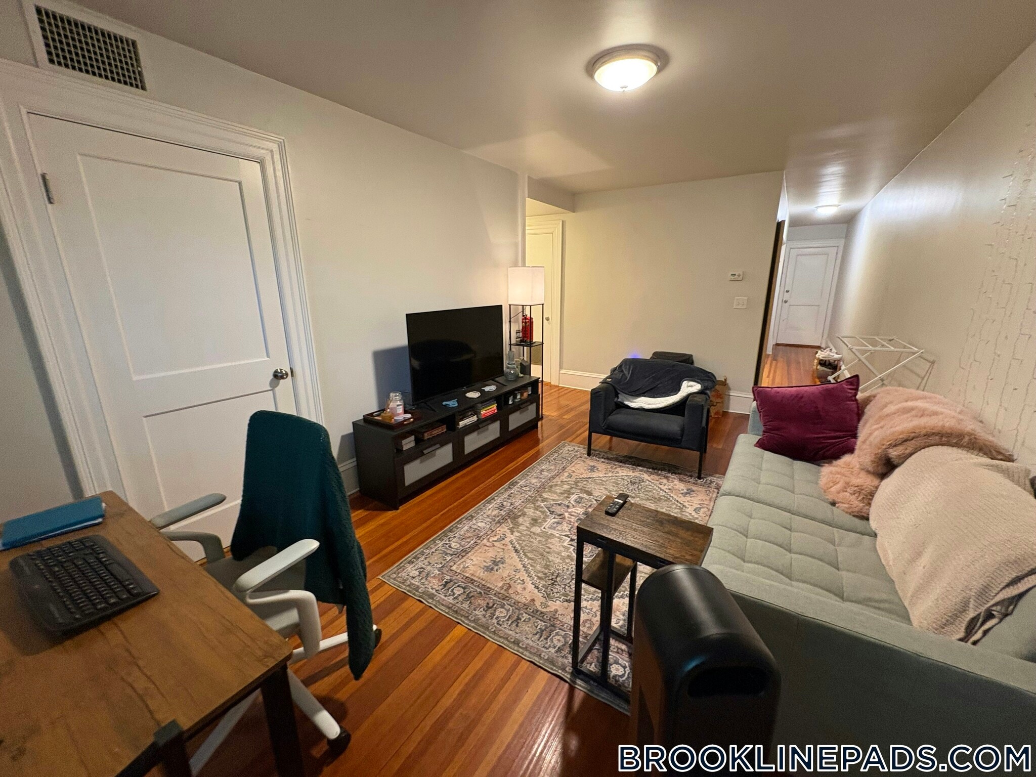 Building Photo - 1463 Beacon St